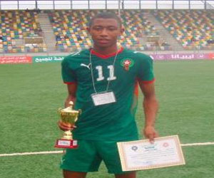   مصر اليوم - جواد إيسن وقع للرجاء المغربي مقابل 100 ألف دولار