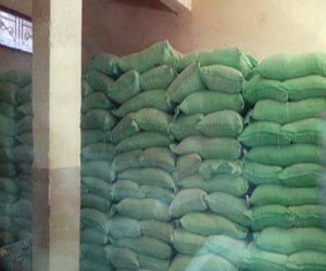 مصر اليوم - ضبط سيارة تحمل كميات من الدقيق مجهولة المصدر في العريش