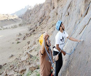 مصر اليوم - سعـوديون يتنافسون في تسلق جبال حائل خلال “مهرجان الصحراء”