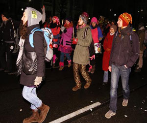   مصر اليوم - آلاف المتظاهرين في فيينا ضد حفل لليمين المتطرف