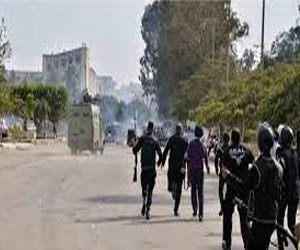 مصر اليوم - تجدّد الاشتباكات بين الأمن والإخوان في شارع السّودان