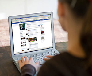   مصر اليوم - ثلث الرجال يتجسسون على شريكاتهم من مواقع التواصل الاجتماعي