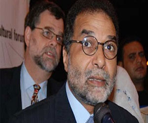   مصر اليوم - محسن شعلان يكرم المشاركين في معرض فانتازيا لرسوم الأطفال