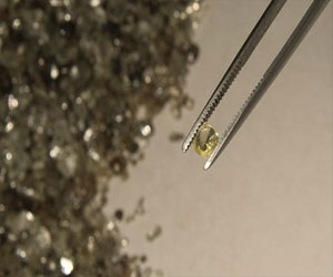 مصر اليوم - سيراليون باعت أكبر ماسة عثر عليها مقابل 800 ألف دولار تقريبًا