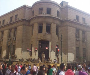   مصر اليوم - اشتباكات بين أنصار الإخوان والأمن في محيط دار القضاء العالي