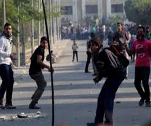   مصر اليوم - النيابة تثبت وجود أعلام القاعدة والمولوتوف في موقع مقتل طالب الإسكندريَّة