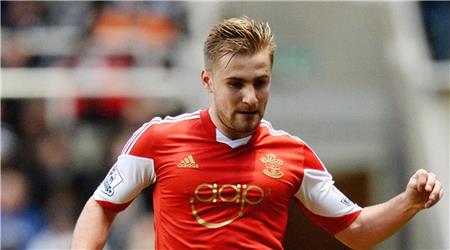   مصر اليوم - مانشستر يونايتد يعرض ضم الإنكليزي لوك شو