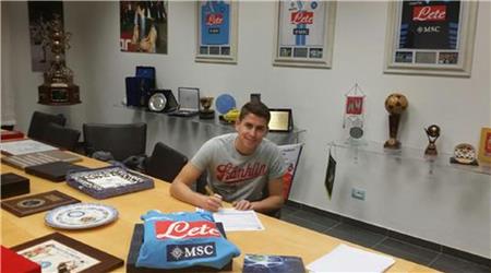   مصر اليوم - تعثر صفقة إنتقال جورجينيو لنابولي