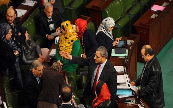   مصر اليوم - التأسيسيّ التونسيّ يصادق على الدستور الثاني للجمهوريَّة منذ القراءة الأولى