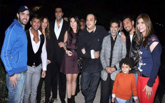   مصر اليوم - الدراما المصريّة والأعمال التليفزيونيَّة تقع في فخِّ الاعتذارات المتتابعة هذا العام