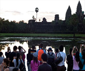 مصر اليوم - قتل تسعة أشخاص في حفل زفاف حبيبته من غيره