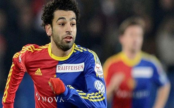   مصر اليوم - جماهير سويسرا تودع المصري صلاح بجائزة الأحسن في استفتاء بيلك