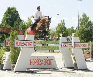   مصر اليوم - فرسان البحرين لقفز الحواجز في بطولة الشارقة الدولية