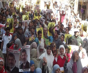   مصر اليوم - أهالي المنوفية يفرقون مسيرة للإخوان لهتاف المشاركين بها ضد الجيش والشرطة