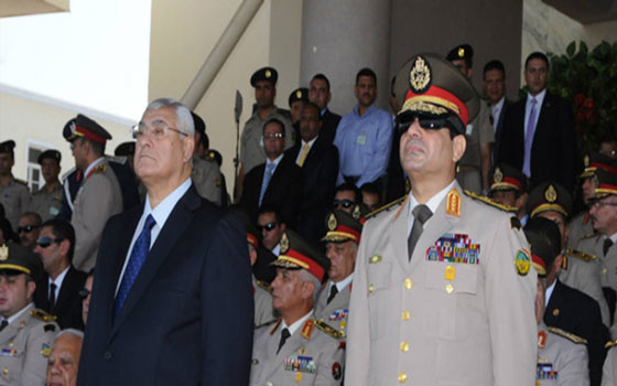   مصر اليوم - منصور يقرر ترقية السيسي لرتبة مشير قبل اتخاذ قراره بالترشح للانتخابات الرئاسية