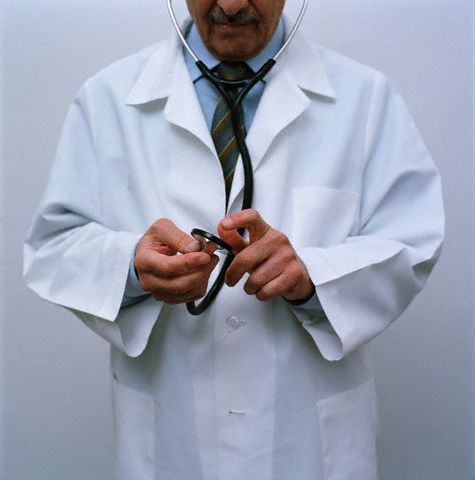   مصر اليوم - وزارة الصحة السعودية توقف طبيب أدين بارتكاب أخطاء طبية