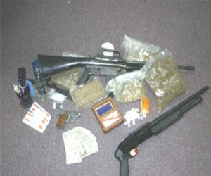 مصر اليوم - ضبط مخدرات وأسلحة ناريّة بحوزة عاطلين في المنوفيّة