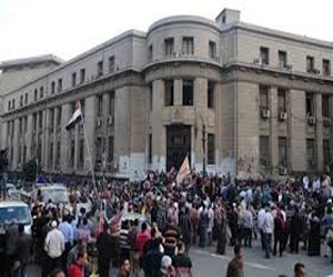 مصر اليوم - التحقيّق مع 17 إخوانيًا في اشتباكّات دار القضاء