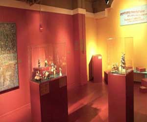   مصر اليوم - متحف مكسيكي يجمع تذكارات عن العلاقات الفاشلة