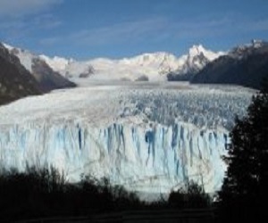 مصر اليوم - طفل في الرابعة من عمره يتوه ثلاثين ساعة في جبال الأرجنتين