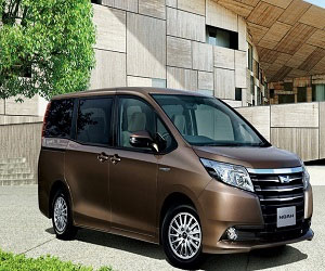 مصر اليوم - تويوتا تطلق ميني فان المجددة كلياً في اليابان