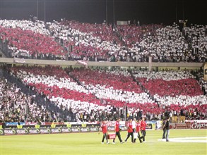  مصر اليوم - الزمالك يتدرب تحت أضواء سيارات لاعبيه