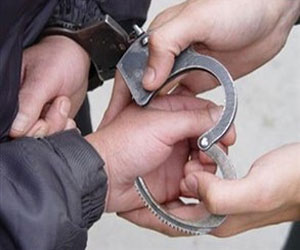   مصر اليوم - سويدي يقدّم القهوة لسارق منزله في أنتظار وصول الشرطة