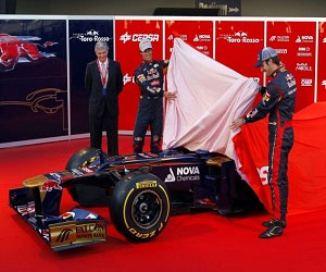 مصر اليوم - فريق تورو روسو يُقدّم سيارته الجديدة في سباقات فورمولا 1 2014