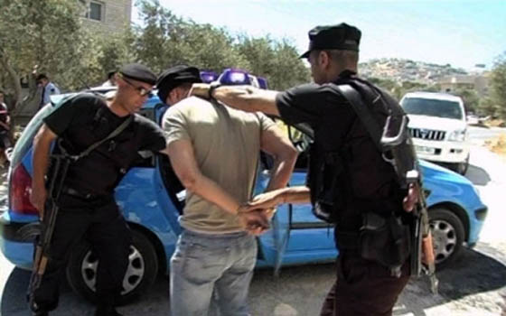   مصر اليوم - أجهزة أمن الغربيَّة تُلقِي القبض على عاطل نصَبَ على زوجة أحد السجناء