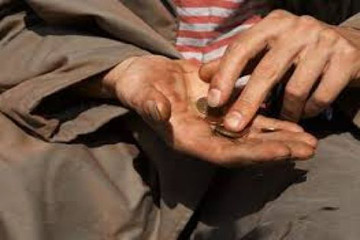 مصر اليوم - متسول في شوارع القاهرة يجمع 400 ألف جنيه ويخسرها في البورصة