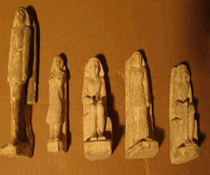 مصر اليوم - القبض على عامل ينقب عن الآثار داخل منزله في الأقصر