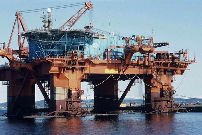   مصر اليوم - لوك أويل تعلن اكتشاف ثلاثة حقول في الصحراء الغربية