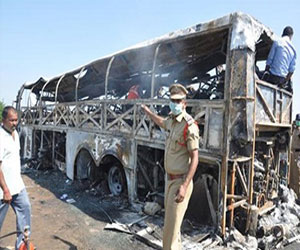   مصر اليوم - مصرع 8 أشخاص في حادث احتراق حافلة ركاب غربي الهند