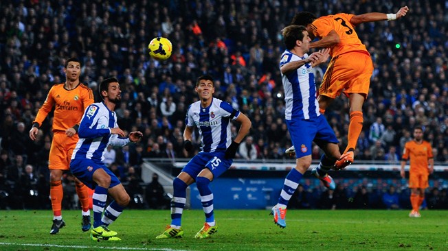   مصر اليوم - الصحف المدريدية تحتفل بتأهل الريال لنصف النهائي