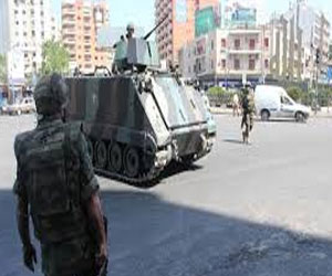   مصر اليوم - مجهولون يلقون قنبلة في أحد الميادين في طرابلس