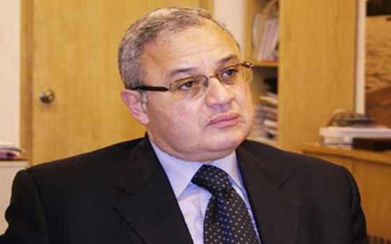   مصر اليوم - زعزوع يوقعُ اتفاق تعاون مع الصناعّة لتشغيّل 3 آلاف عامل في السياحّة