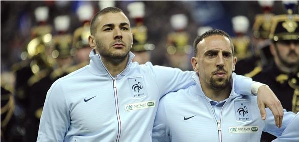   مصر اليوم - المحكمة الفرنسية تبرىء ريبيري وبنزيمة من القضية الأخلاقية