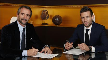   مصر اليوم - كاباى 4 فى باريس سان جيرمان حتى 2017