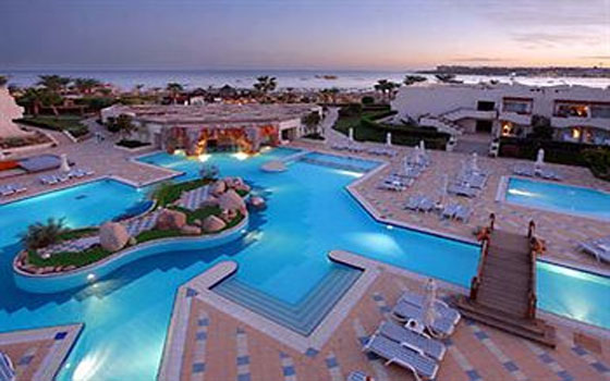   مصر اليوم - فنادق شرم الشيخ تقدم 24 عرضًا لجذب السائحين انتهازًا لإجازة منتصف العام