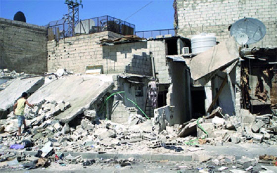   مصر اليوم - 100 حالة إنسانيّة تغادر مخيم اليرموك الدمشقيّ بالتزامن مع قصف حي القدم