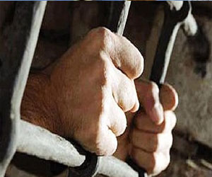   مصر اليوم - توقيف ٩ أشخاص لنشرهم بيانات لضبَّاط الشرطة على مواقع التواصل