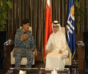   مصر اليوم - سلمان بن إبراهيم يتسلم كتاب مسيرة رياضة الشراع