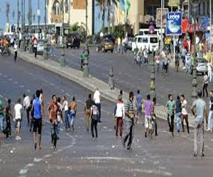 مصر اليوم - مناوشات بين الأمن والإخوان خلال تشييع جثمان أحد أنصار مرسي في الإسكندرية