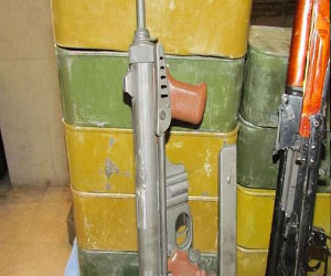   مصر اليوم - إحباط تهريب 195 قطعة سلاح في أتوبيس قادم من ليبيا