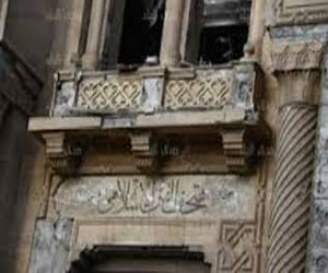   مصر اليوم - باحث آثرى يستعرض أهم القطع الأثرية التى دمرت في المتحف الإسلامى