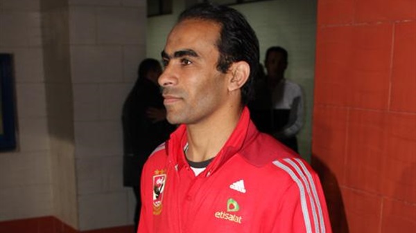   مصر اليوم - لاعبو الأهلي والجهاز الفني في حفل تأبين الشهداء السبت