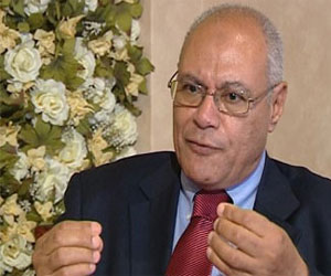   مصر اليوم - الإنسان المصري يُدين الاعتداء على العوا قبل محاكمة المعزول