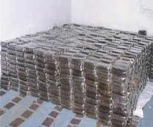   مصر اليوم - ضبط مركب محمَّل بـ 20 طن حشيش في البحر الأحمر