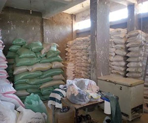   مصر اليوم - ضبط سلع تموينية في حيازة تاجر في سوهاج قبل بيعها في السوق السوداء