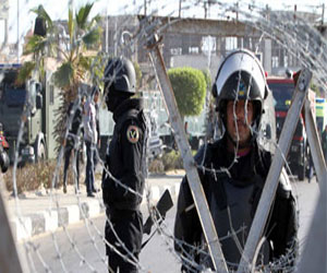   مصر اليوم - وصول مرسي مقر جلسة محاكمته في أحداث الاتحادية بأكاديمية الشرطة